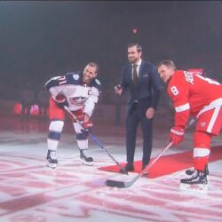 Henrik Zetterberg drops ceremonial puck before Detroit Red Wings