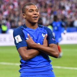 download kylian mbappe wallpapers