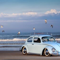 Lowrider Volkswagen Beetle beach bug