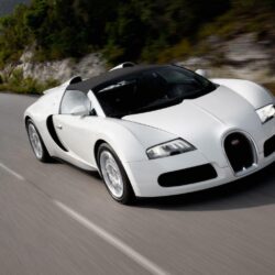 Bugatti Veyron 16.4 Grand Sport 1280 x 1024 wallpapers