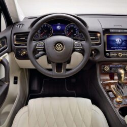 Volkswagen Touareg Gold Edition 2011 Widescreen Exotic Car