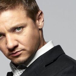 Pix For > Jeremy Renner Sexy Wallpapers