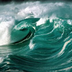 Tsunami waves on ocean free desktop backgrounds