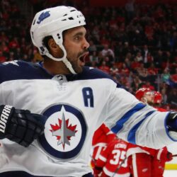 Dustin Byfuglien returns to Jets’ lineup, plays almost 30 minutes