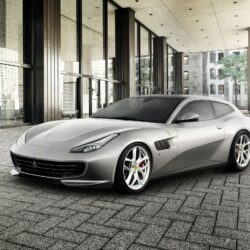 2017 Ferrari GTC4Lusso T Wallpapers