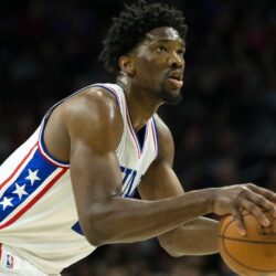 Joel Embiid leaves 76ers’ game with knee contusion