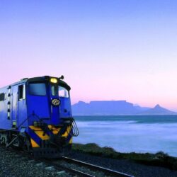 HD Train Leaving Table Mountain South Africa Wallpapers