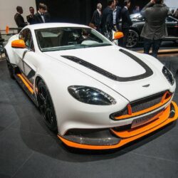 Aston Martin Vanquish 2016 White Color Wallpapers
