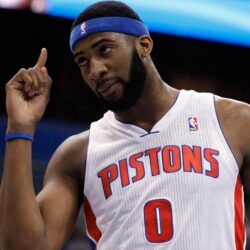 Phoenix Suns Talking To Detroit Pistons About Andre Drummond