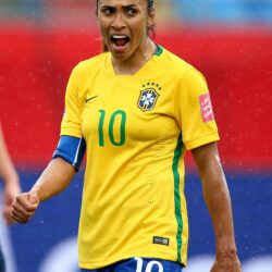 Futuro sem Martas? Brasil sofre em busca de base no futebol feminino