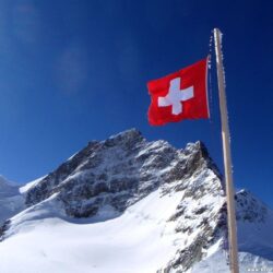 Wallpaper: ‘Jungfrau and flag’