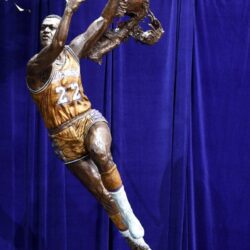 Elgin Baylor – Sports Commission Bronze Statue