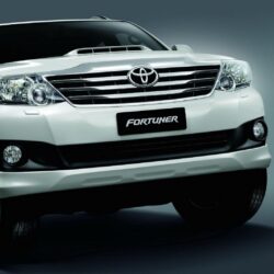 2012 Toyota Fortuner Wallpapers