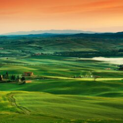 Rolling Countryside Of Tuscany, Italy 4K UltraHD Wallpapers