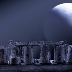 Stonehenge With An Enormous Full Moon 4K UltraHD Wallpapers