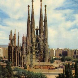 Sky Touching Sagrada Família Wallpapers – Travel HD Wallpapers