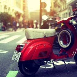 Vintage Vespa Scooter City HD Wallpapers