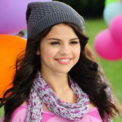 Selena Gomez Wallpapers