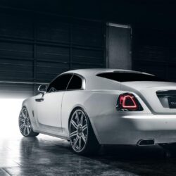 Download Wallpapers Rolls royce, Wraith, White, Rear view
