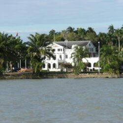 File:Presidential palace seen from Suriname river