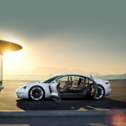 Tribute to tomorrow. Porsche Concept Study Mission E.