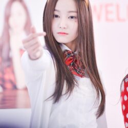 Yeonwoo Android/iPhone Wallpapers