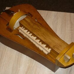 Hurdy gurdy