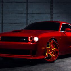 Dodge Challenger SRT Hellcat Flash 4k hd