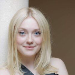 px » Dakota Fanning Wallpapers