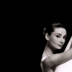 Image For > Audrey Hepburn Wallpapers Black And White