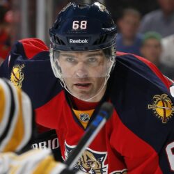 Panthers retain Jaromir Jagr with one