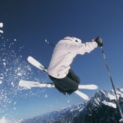 29 Fantastic HD Skiing Wallpapers