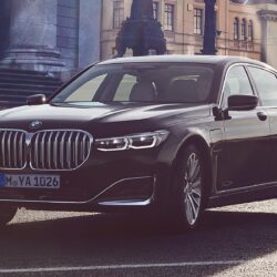 2019 BMW 7 Series Plug