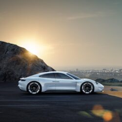 Tribute to tomorrow. Porsche Concept Study Mission E.