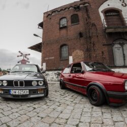 Black BMW and red Volkswagen HD desktop wallpapers : Widescreen