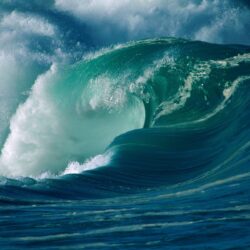 Tsunami wave free desktop backgrounds