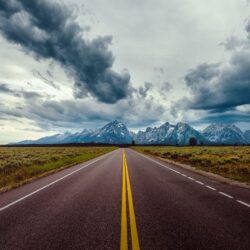 Download wallpapers Yellowstone National Park, road, Mountains