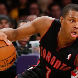 Kyle Lowry gets second chance to give shoes to snubbed fan