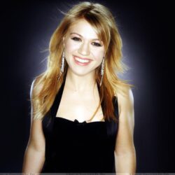 Kelly Clarkson Wallpapers, Photos & Image in HD