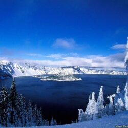 Desktop Wallpapers » Natural Backgrounds » Crater Lake in Winter