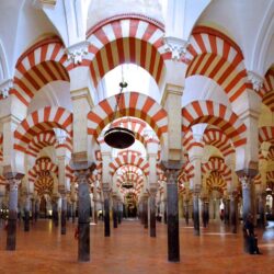 Private Transfer between Seville & Granada & visit of the Mosque Cordoba