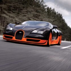 Landspeed worldrecord with the Bugatti Veyron 16.4 Super Sport
