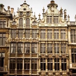 Statues on the Brussels Town Hall wallpapers