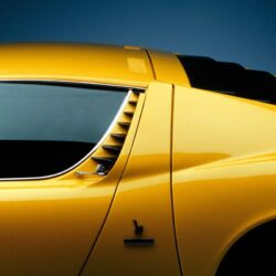 Beautiful Classic Lamborghini Supercars Wallpapers