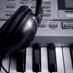 DJ headphones synthesizer mixer keyboard piano music tech wallpapers