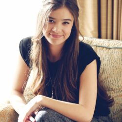 Hailee Steinfeld Full HD Wallpapers Free