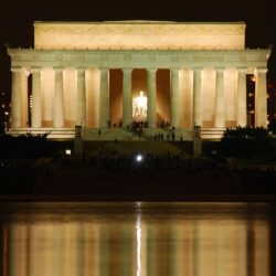 Trends For > Abraham Lincoln Memorial At Night