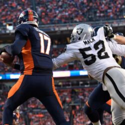 Khalil Mack has 5 sacks as Raiders knock off Broncos