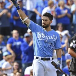 Padres Sign Eric Hosmer