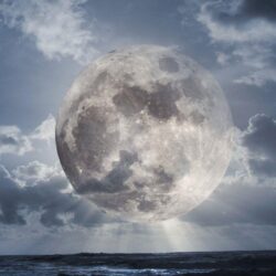 Super Moon Over Sea iPhone 8 Wallpapers Download